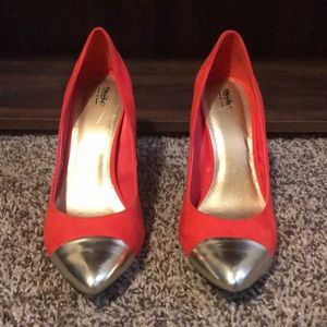 Coral pumps with Gold toe